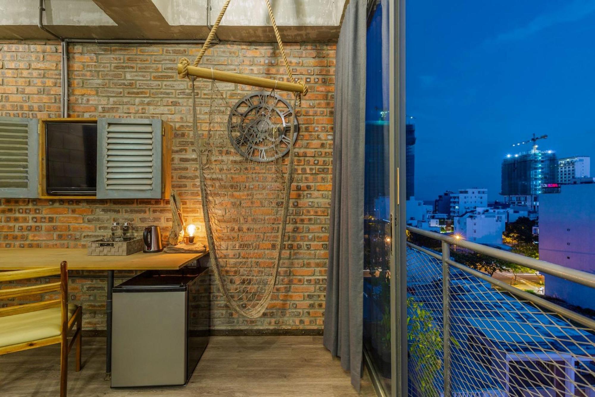 Bridges Danang Boutique Hotel Exterior photo