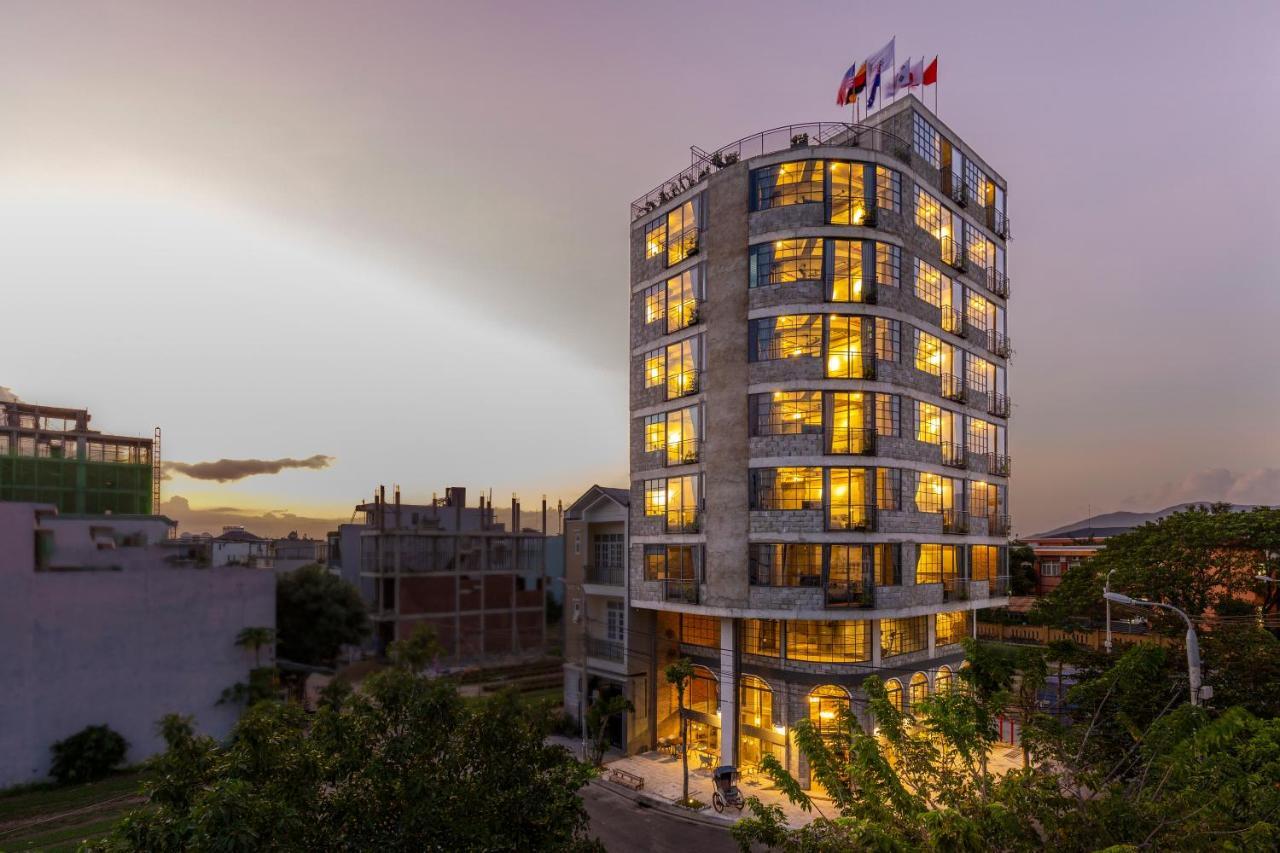 Bridges Danang Boutique Hotel Exterior photo